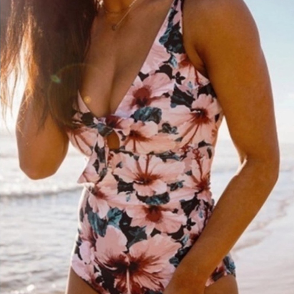 Albion Pink floral women’s one peice NWT Bronte knot one M
